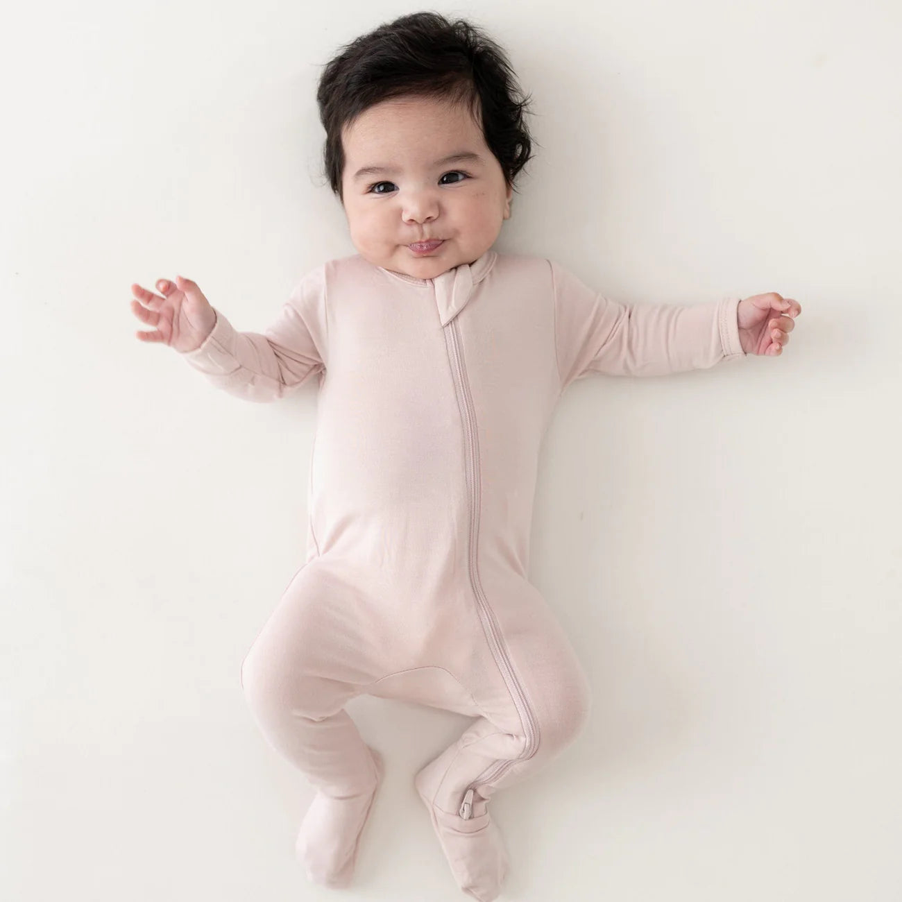 Kyte Baby Zippered Footie (Blush)