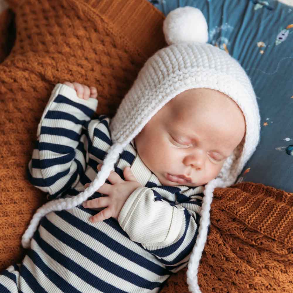 Snuggle Hunny - Merino Wool Bonnet + Booties (Ivory)