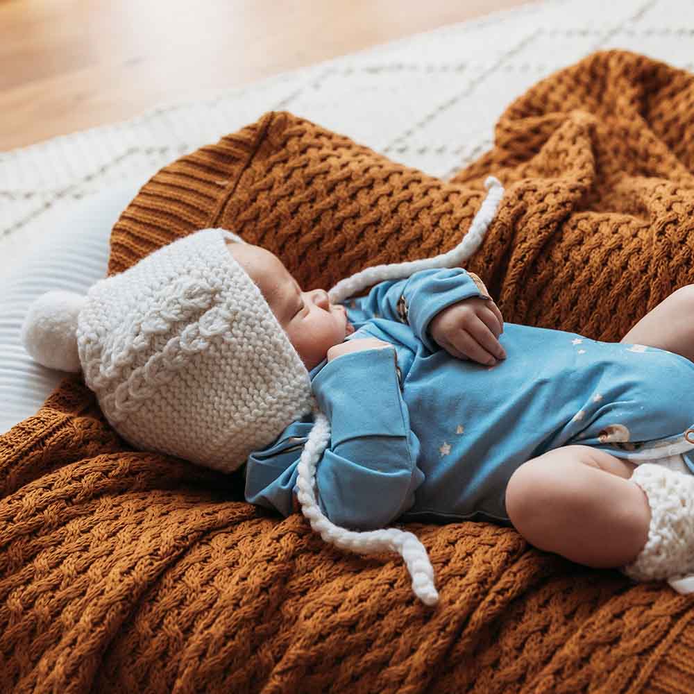 Snuggle Hunny - Merino Wool Bonnet + Booties (Ivory)